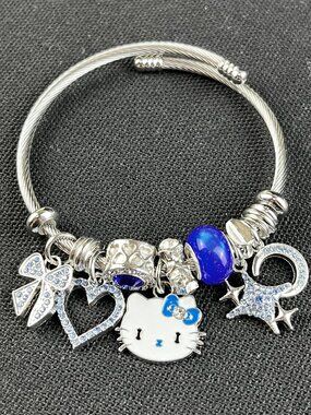 NO.454 Blue Hello Kitty Bracelet cute